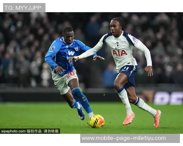 桑托斯19岁左后卫索萨与热刺达成全面协议转会即将完成 桑托斯19岁左后卫索萨与热刺达成全面协议转会即将完成